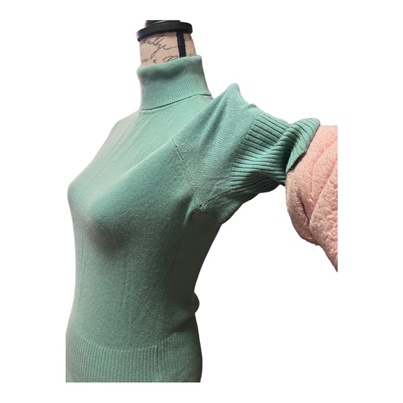 Y2K BCBGMAXAZRIA Silk, Cashmere Short Sleeve Turtleneck Sweater - Picture 7 of 12